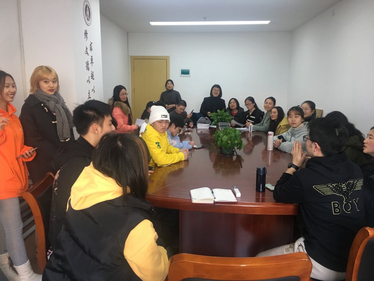图为活动现场