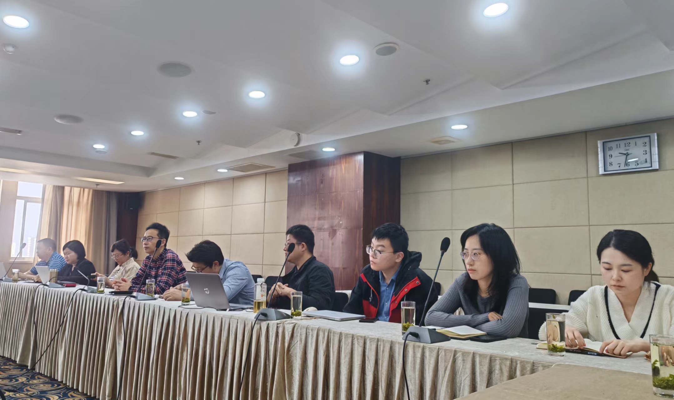 图为会议现场